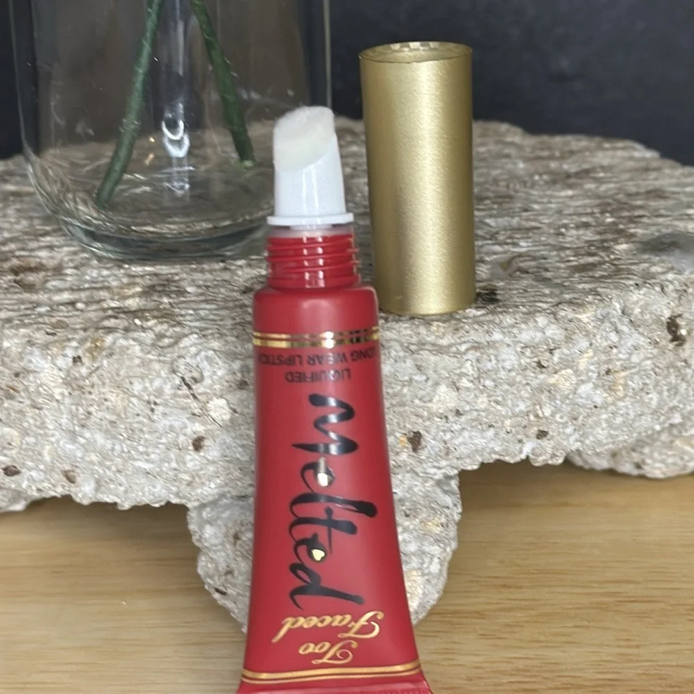 Too Faced Melted Liquified Long Wear Lipstick in Melted‎ Berry